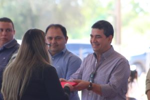 El municipio de Gral. Bruguez declaró ciudadano ilustre al Vicepresidente de la República