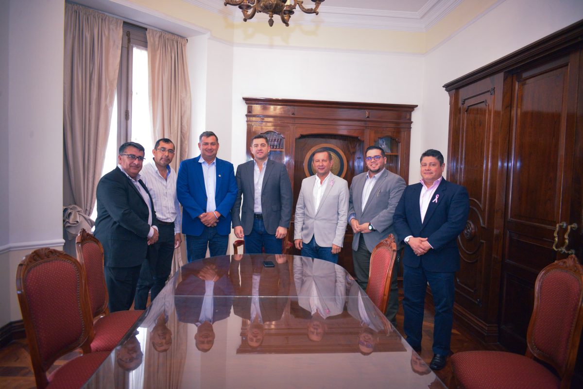 El gobierno impulsa nuevas acciones en política agroproductiva.