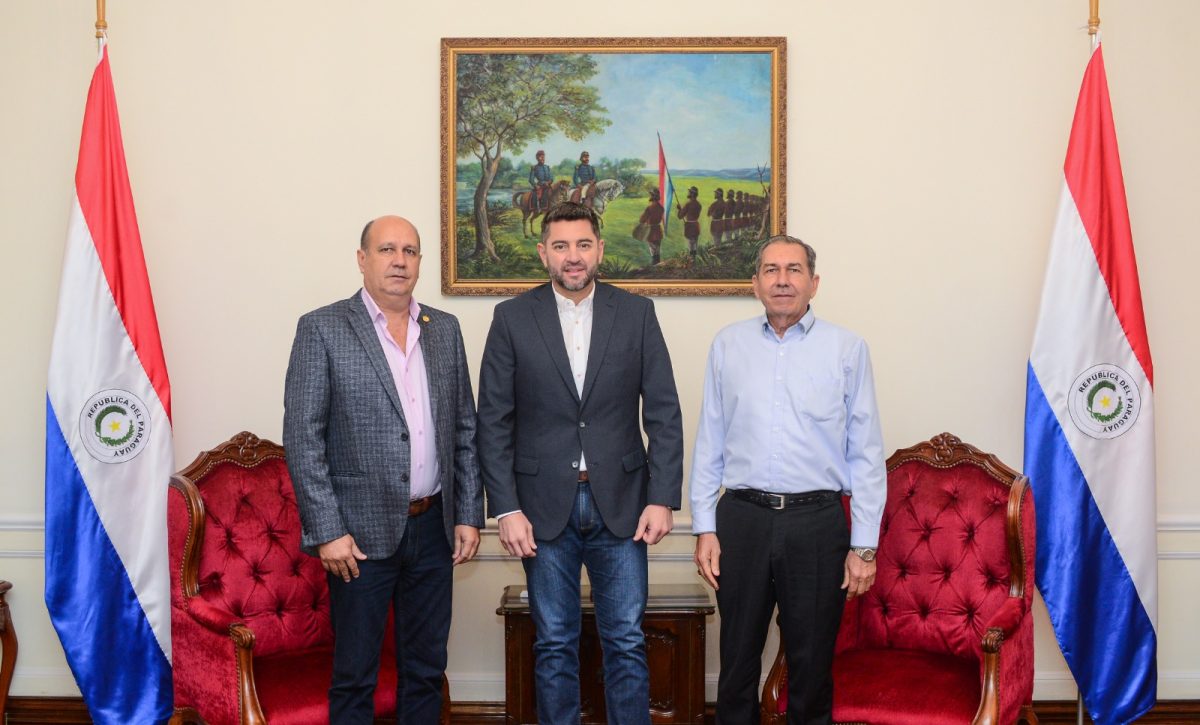 Proyectos de construcción de costanera y hospital en Puerto Rosario.