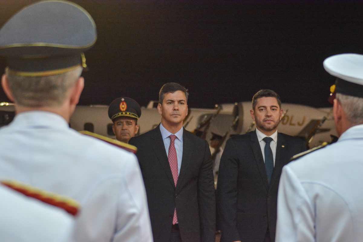 El Vicepresidente de la República Pedro Alliana, recibió al Presidente de la República Santiago Peña