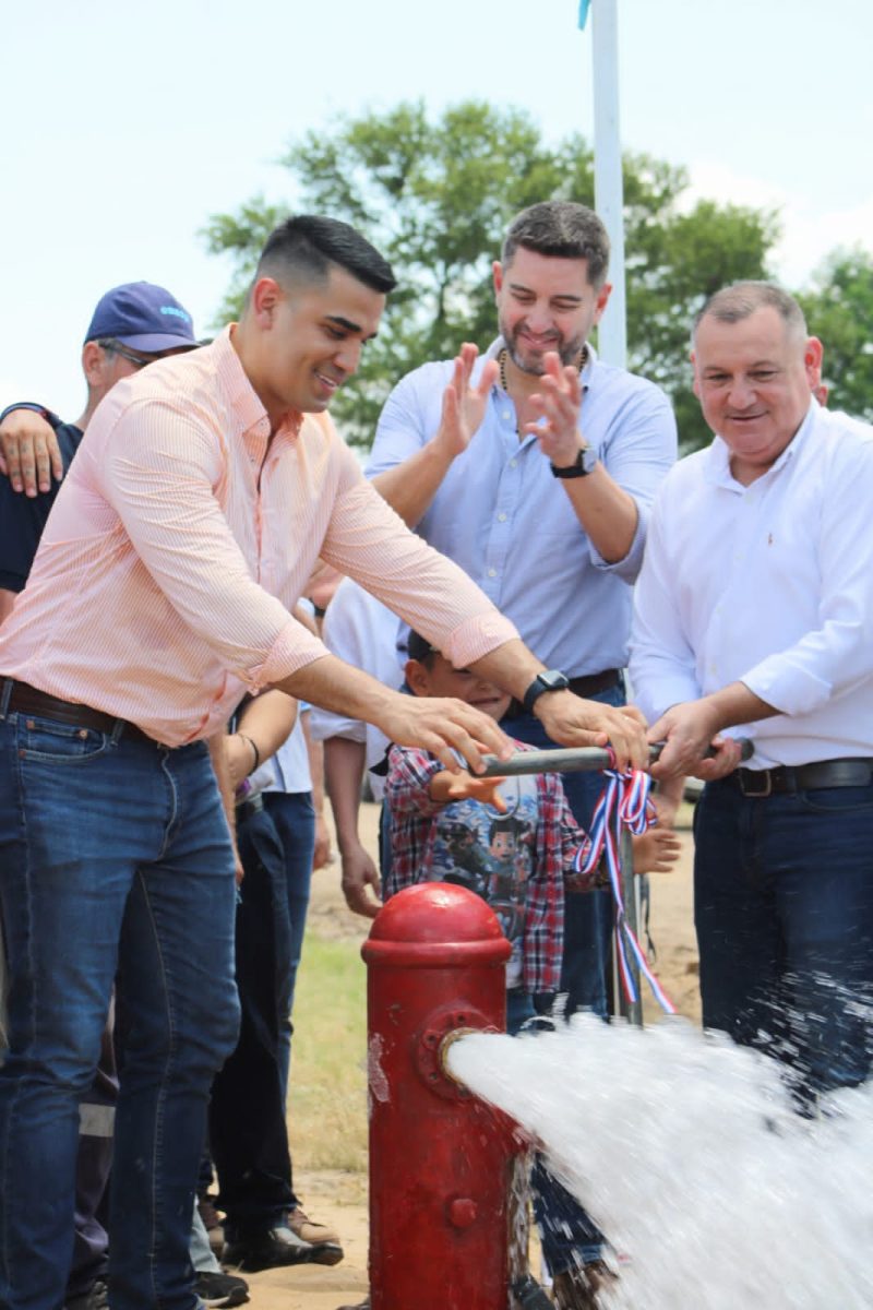 Por primera vez en su historia, el Barrio San Quintín de Pilar accede al agua potable