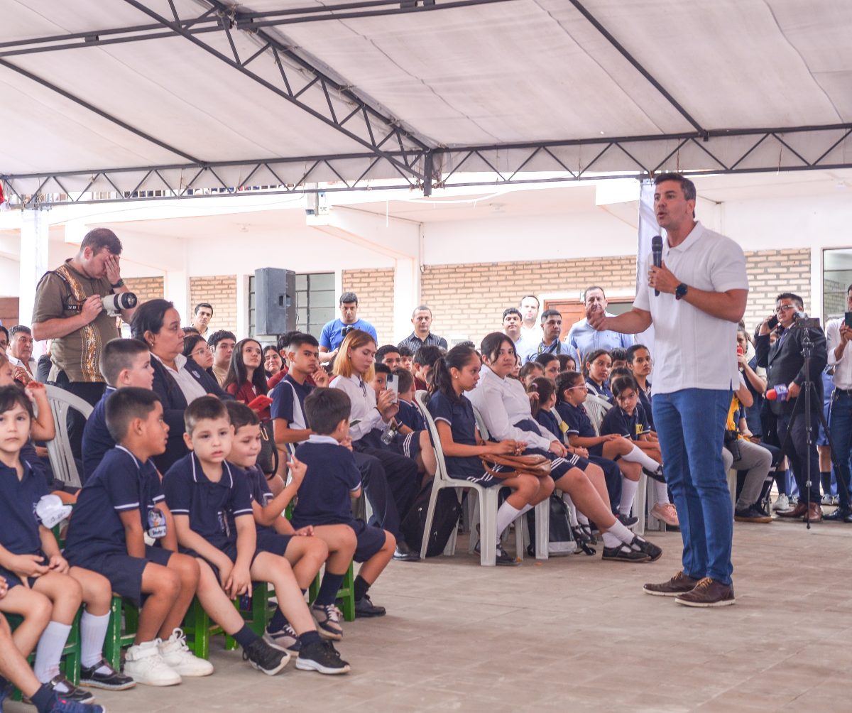 El presidente anunció millonaria inversión en instituciones educativas