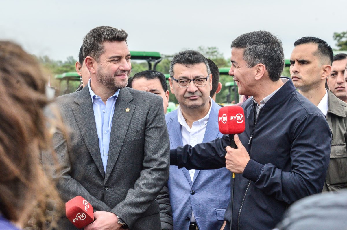 Maquinarias para el mantenimiento vial y saneamiento ambiental, brindará solución directa y efectiva en los 17 departamentos del país.