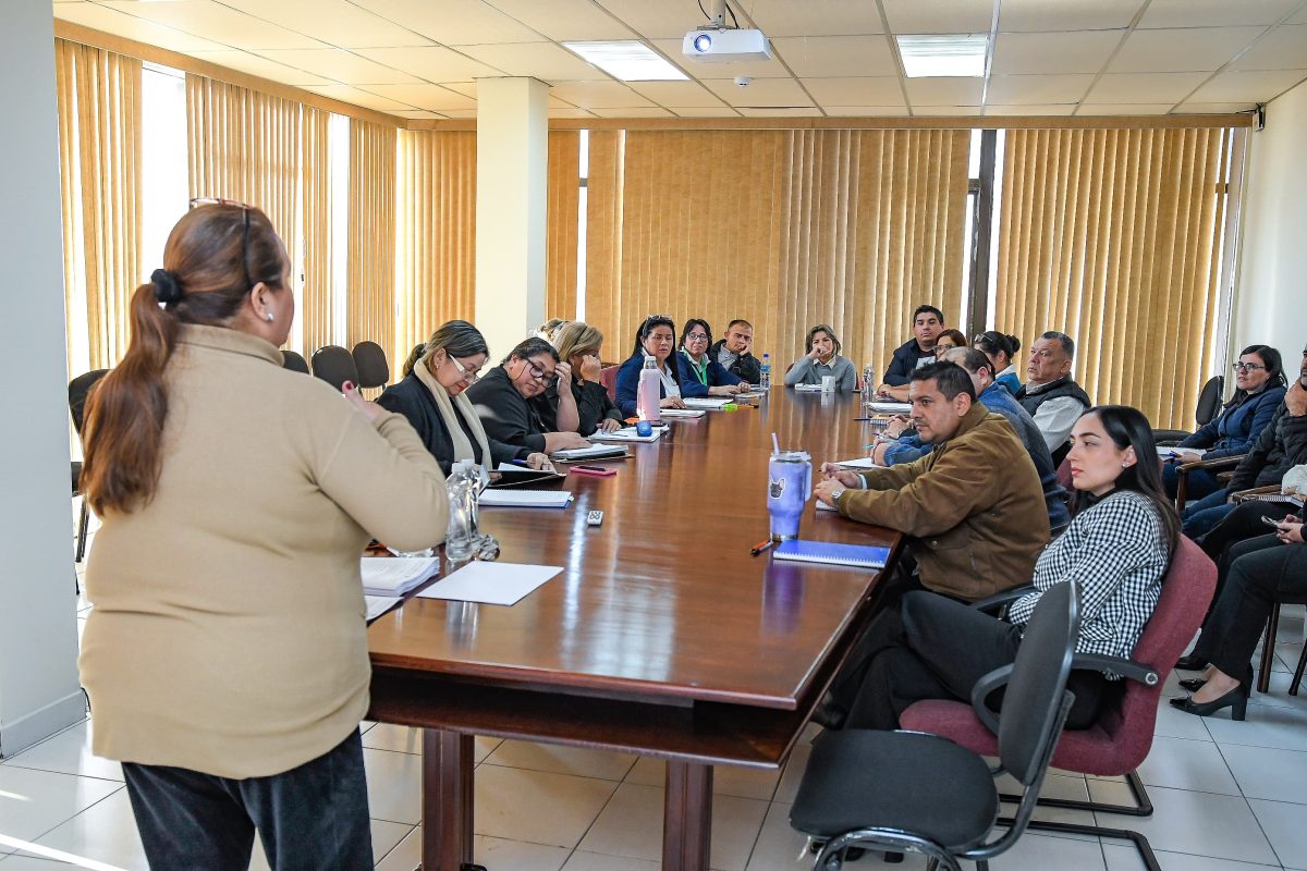 Fortaleciendo el liderazgo y trabajo en equipo