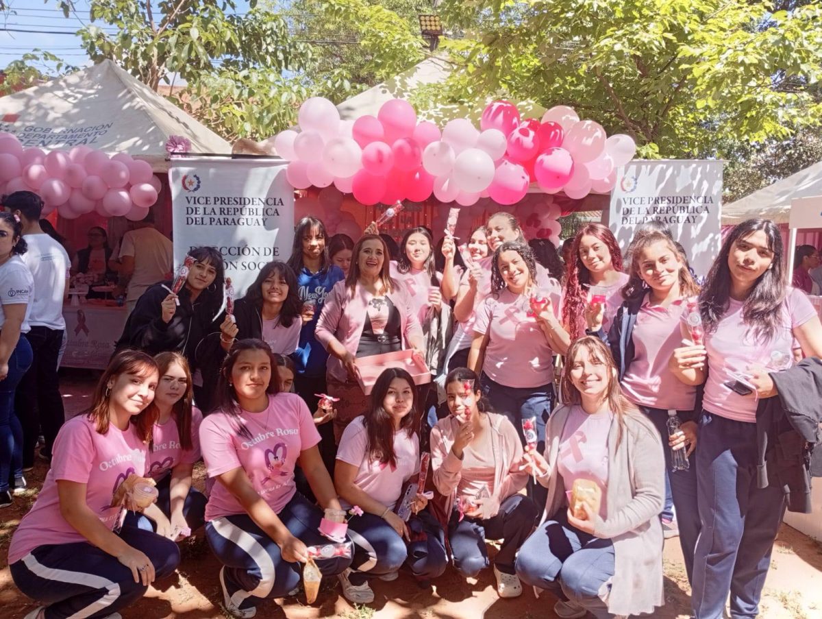 La Vicepresidencia de la República, formo parte de la clausurara en la campaña de concienciación contra el cáncer de mama